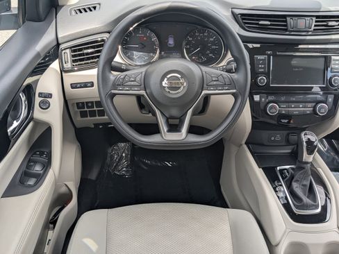 Used 2019 Nissan Rogue Sport SV image 16
