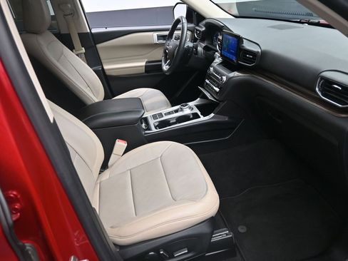 Used 2020 Ford Explorer Limited image 29