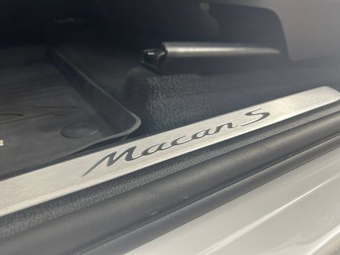 Certified 2025 Porsche Macan S AWD/4WD image 16