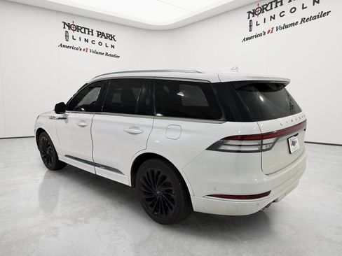Used 2021 Lincoln Aviator Reserve w/ Equipment Group 210A AWD/4WD image 3