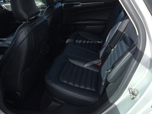 Used 2019 Ford Fusion SEL image 14