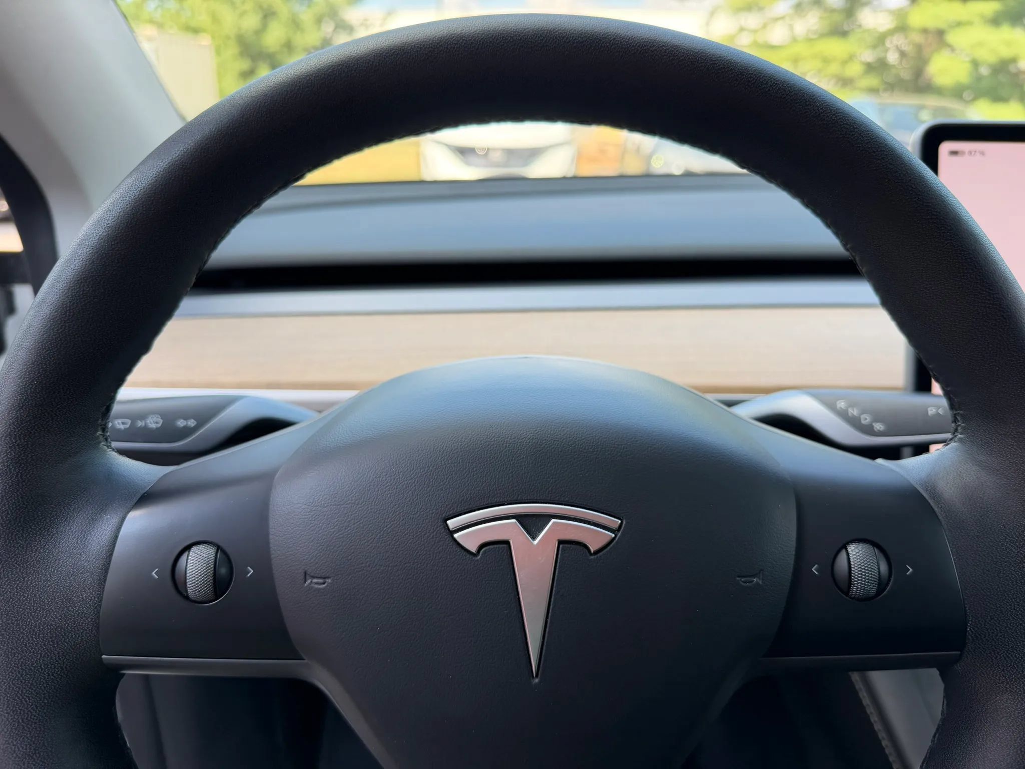 Used 2023 Tesla Model Y Long Range AWD/4WD image 25