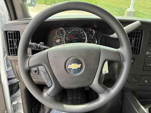 New 2026 Chevrolet Express 4500 w/ Power Convenience Package RWD image 18