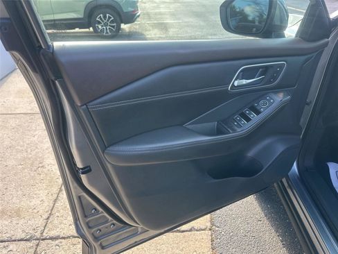 Used 2021 Nissan Rogue SL AWD/4WD image 21