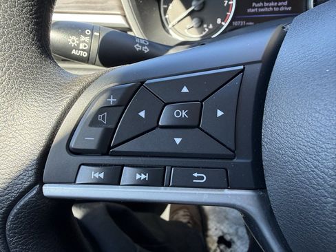 Used 2025 Nissan Altima 2.5 SV image 17