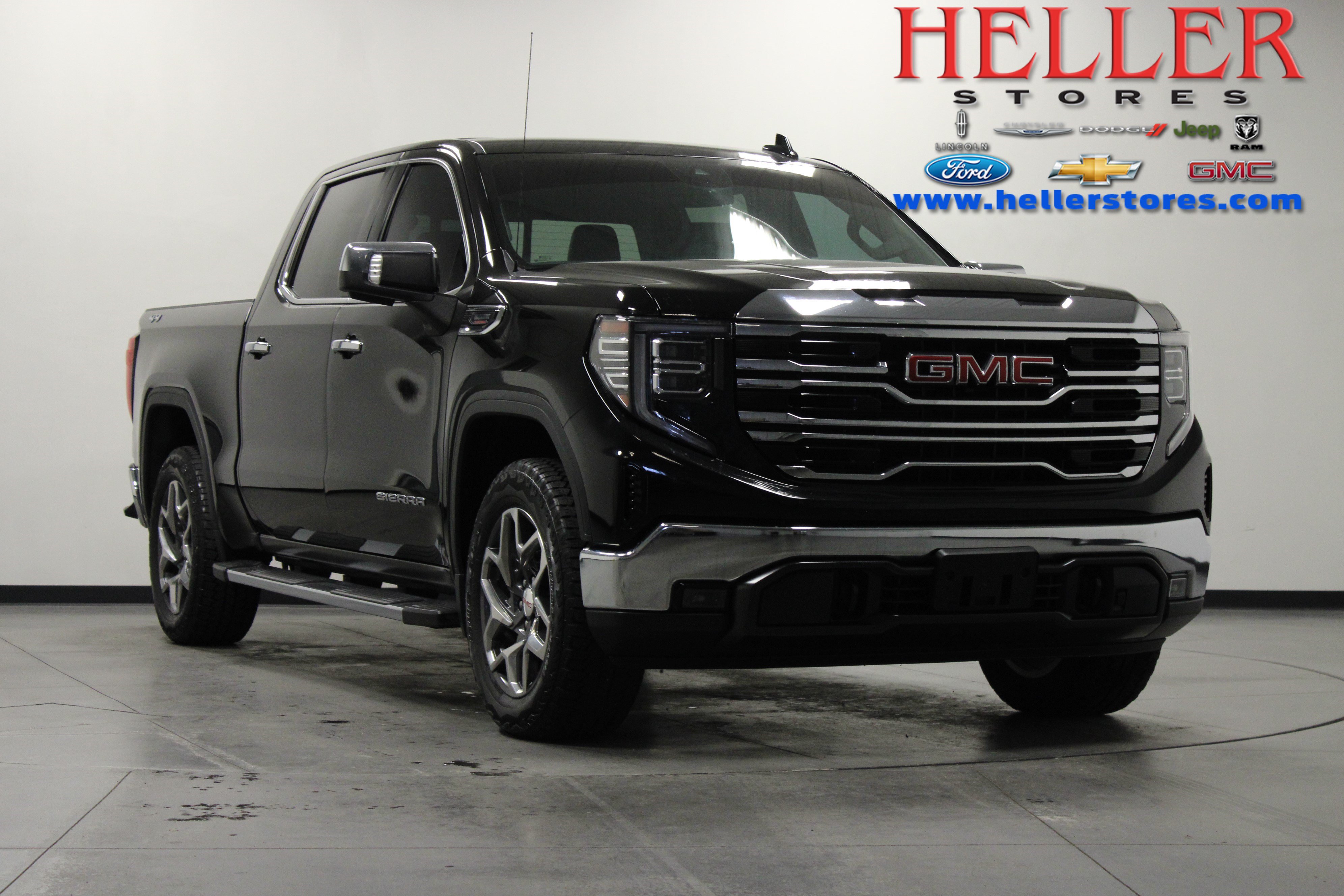 Used 2023 GMC Sierra 1500 SLT w/ SLT Premium Package AWD/4WD image 1