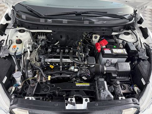 Used 2018 Nissan Kicks SR image 32