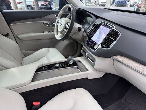 Used 2024 Volvo XC90 B5 Plus w/ Protection Package Premier AWD/4WD image 40