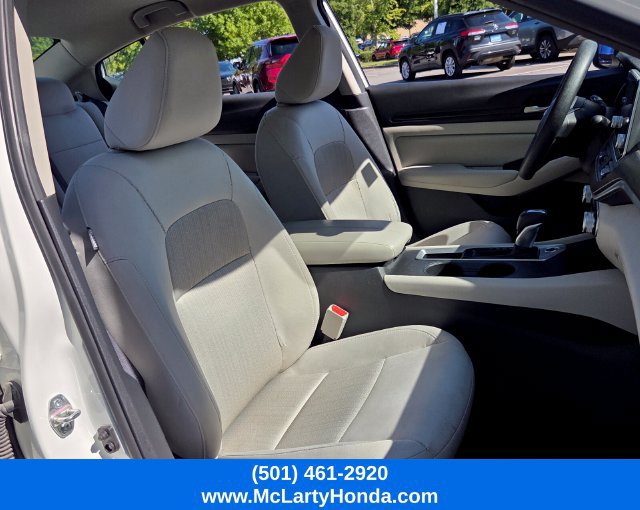 Used 2025 Nissan Altima 2.5 SV FWD image 18