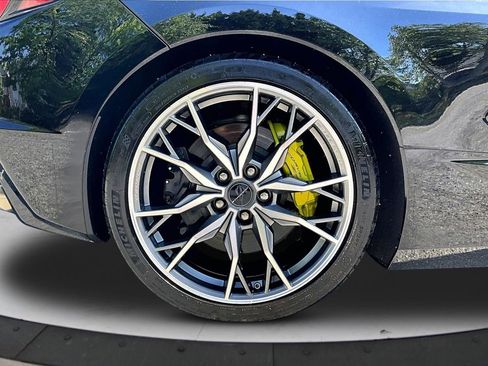 Used 2023 Chevrolet Corvette Stingray Premium Conv w/ Z51 Performance Package RWD image 32