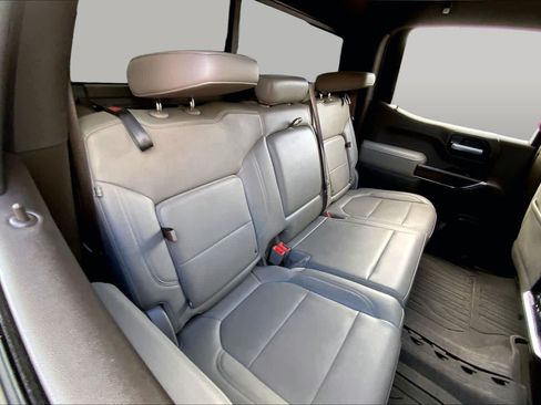 Used 2020 GMC Sierra 1500 SLT RWD image 19