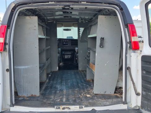 Used 2015 Chevrolet Express 2500 RWD image 20