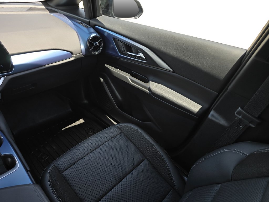 Used 2025 Chevrolet Equinox EV LT FWD image 20