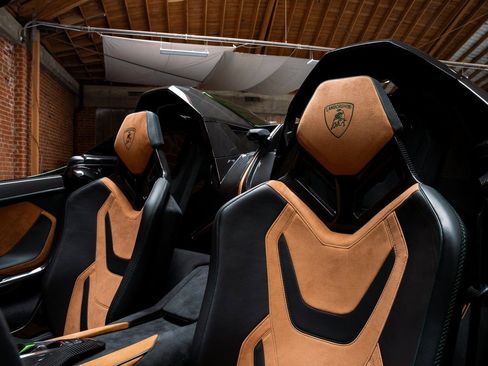 Used 2021 Lamborghini Sian Roadster AWD/4WD image 43