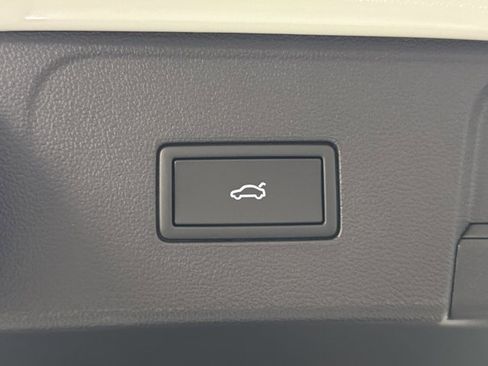 New 2026 Volkswagen Atlas Peak Edition AWD/4WD image 13