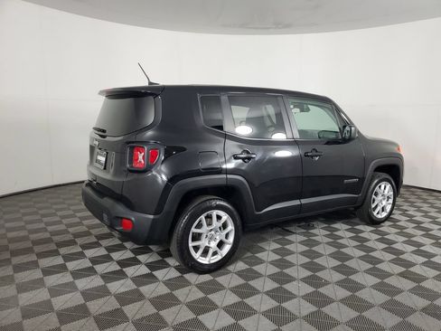 Used 2023 Jeep Renegade Latitude AWD/4WD image 4