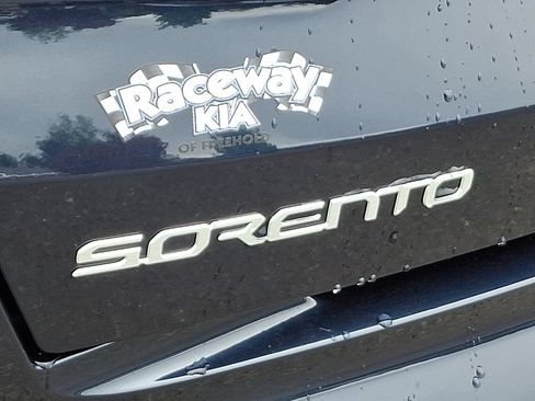 Certified 2023 Kia Sorento EX AWD/4WD image 30