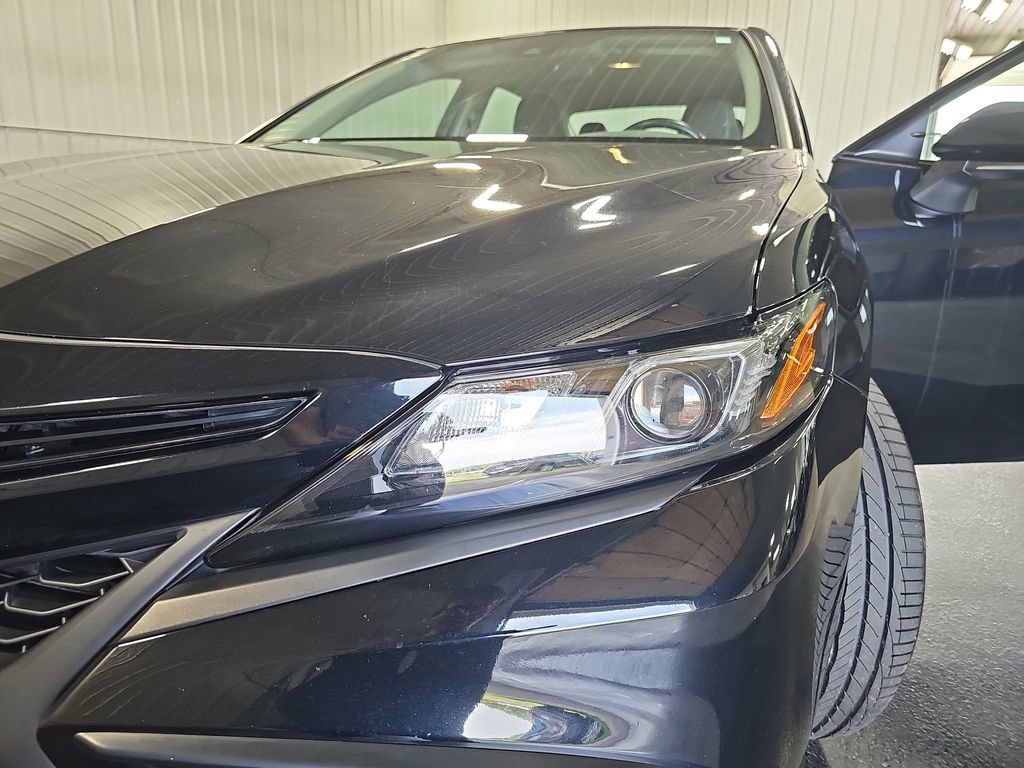 Used 2023 Toyota Camry SE AWD/4WD image 31