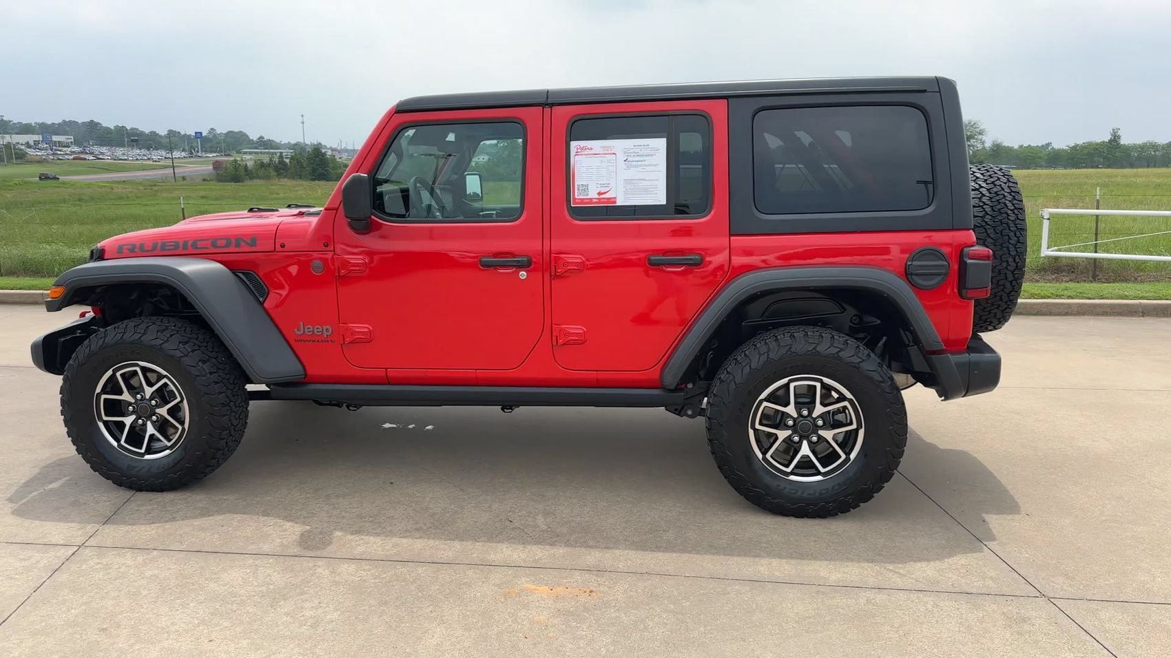 Used 2025 Jeep Wrangler Unlimited Rubicon AWD/4WD image 6