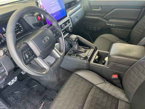 Certified 2024 Toyota Tacoma TRD Sport w/ TRD Sport Premium Package AWD/4WD image 9