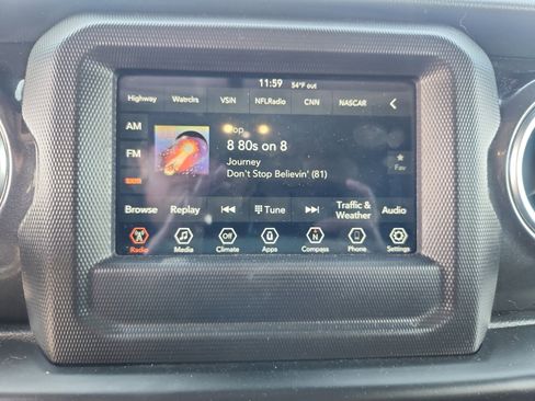 Used 2020 Jeep Wrangler Unlimited Sahara image 28