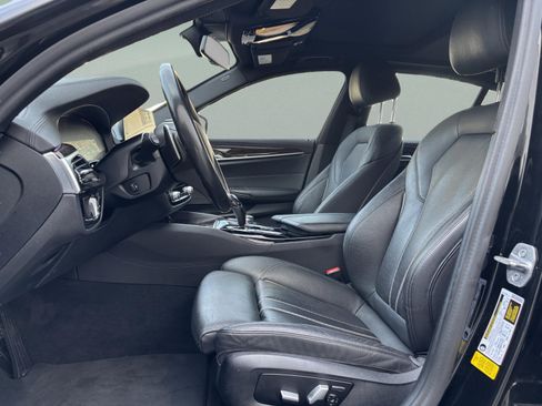 Used 2020 BMW 530i w/ Premium Package image 18