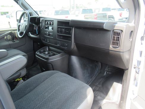 Used 2025 GMC Savana 2500 w/ Driver Convenience Package RWD image 12