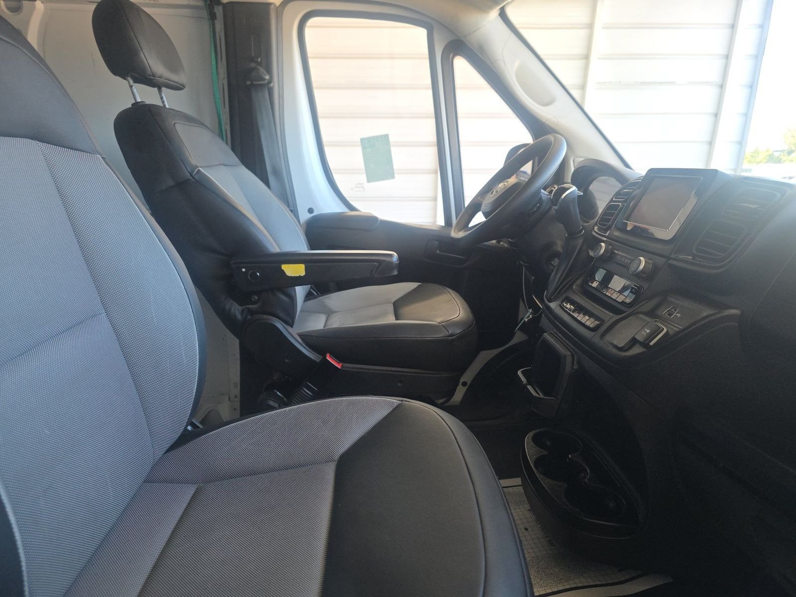 Used 2025 RAM ProMaster 3500 w/ Convenience Group FWD image 7