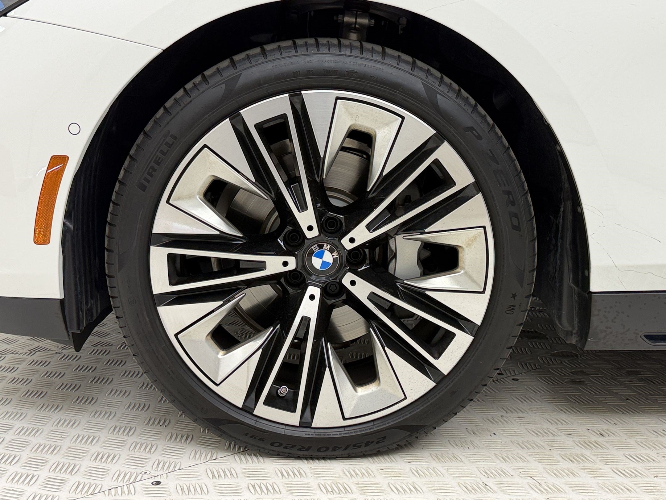 Used 2026 BMW 530i RWD image 13