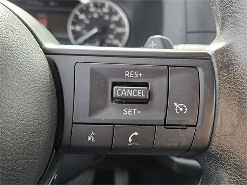Used 2023 Nissan Pathfinder S image 26