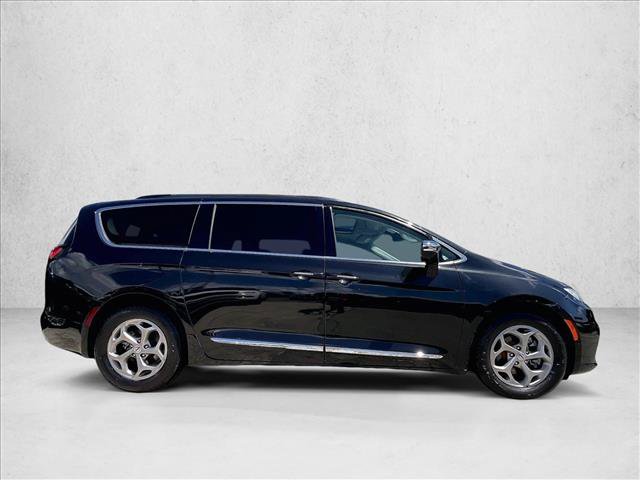 Used 2022 Chrysler Pacifica Limited FWD image 5