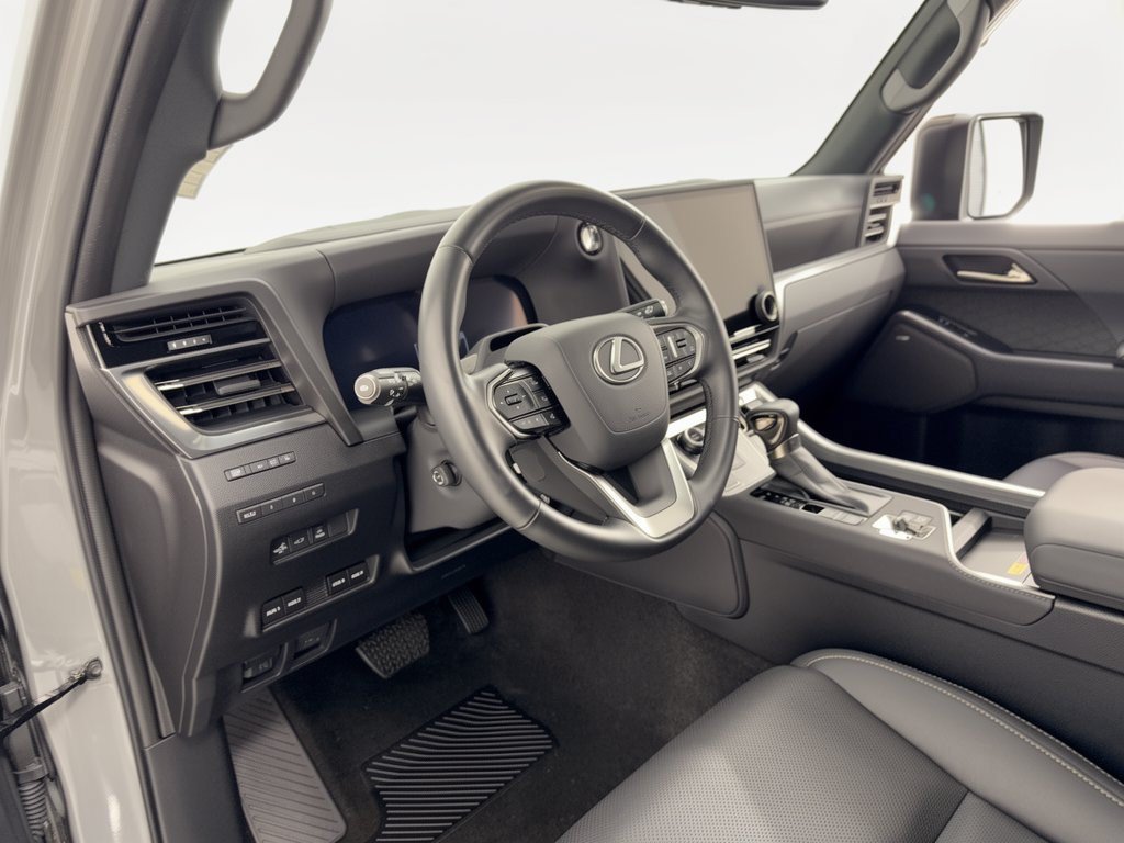 Certified 2025 Lexus GX 550 AWD/4WD image 4