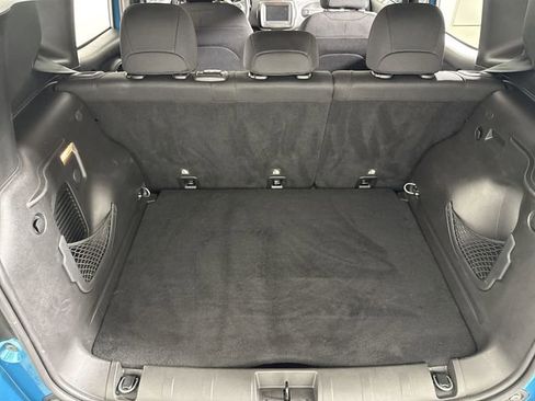 Used 2020 Jeep Renegade Latitude w/ Cold Weather Group image 15