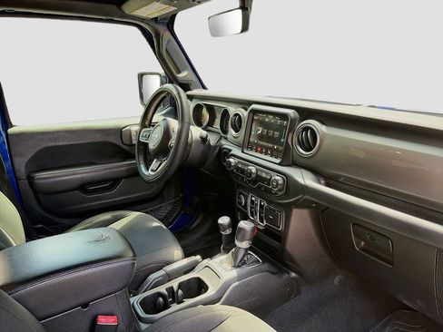 Used 2019 Jeep Wrangler Unlimited Sahara AWD/4WD image 28