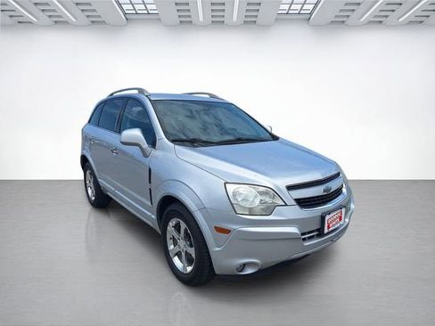 Used 2013 Chevrolet Captiva Sport LT FWD image 2