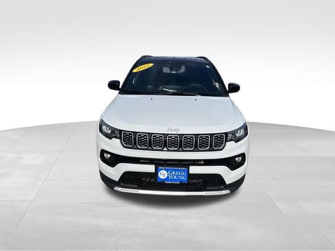 Used 2025 Jeep Compass Limited AWD/4WD image 10