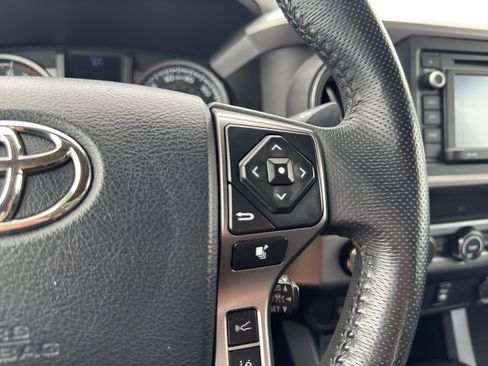 Used 2019 Toyota Tacoma SR5 AWD/4WD image 26