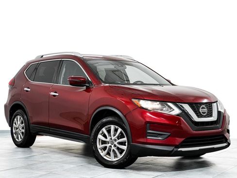 Used 2020 Nissan Rogue SV AWD/4WD image 1