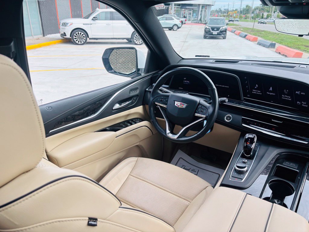 Used 2021 Cadillac Escalade Premium Luxury AWD/4WD image 51