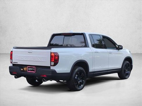 New 2026 Honda Ridgeline Black Edition image 2