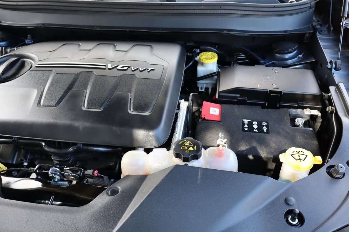 Used 2019 Jeep Cherokee Trailhawk w/ Comfort/Convenience Group AWD/4WD image 39