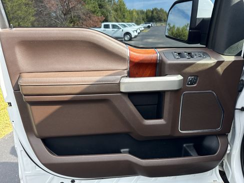 Used 2019 Ford F150 King Ranch w/ Equipment Group 601A Luxury AWD/4WD image 11