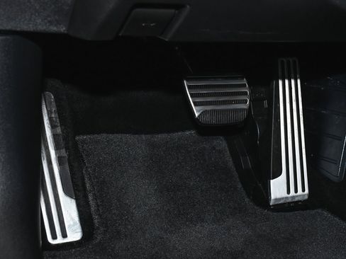 Used 2024 Nissan Z Performance w/ Floor Mat Package image 16