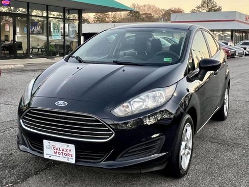 Used 2019 Ford Fiesta SE image 1