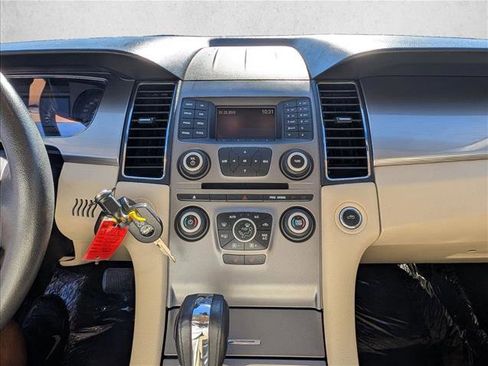 Used 2018 Ford Taurus SEL image 12