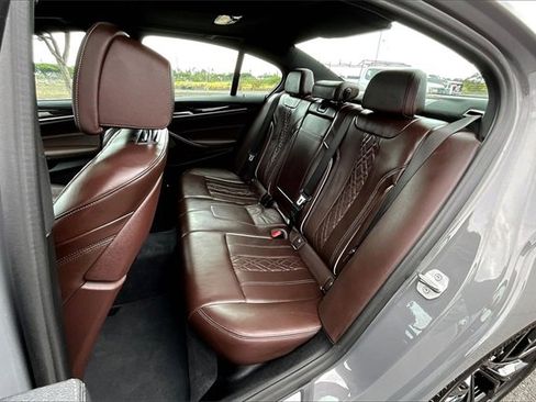 Used 2022 BMW M550i xDrive w/ Shadowloine Package image 28