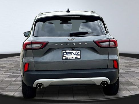Used 2023 Ford Escape Platinum AWD/4WD image 6