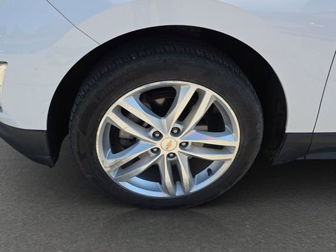 Used 2018 Chevrolet Equinox Premier FWD image 4
