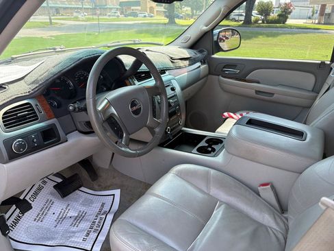 Used 2008 GMC Yukon SLT w/ SLT Preferred Equipment Group RWD image 10