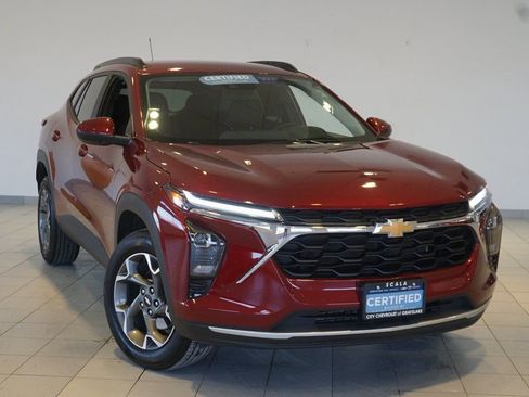 Certified 2025 Chevrolet Trax LT w/ LT Convenience Package image 4